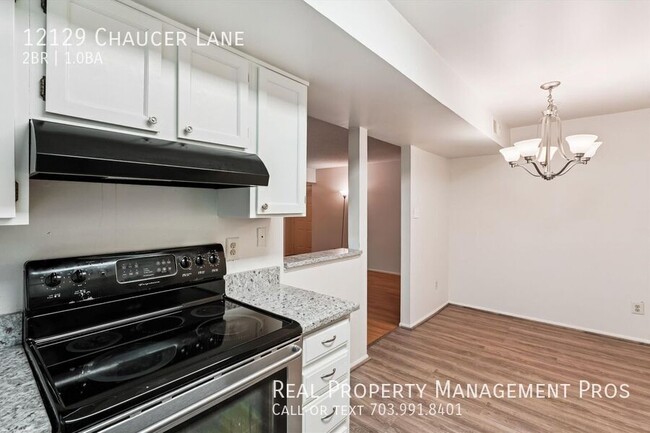 Building Photo - 12129 Chaucer Ln