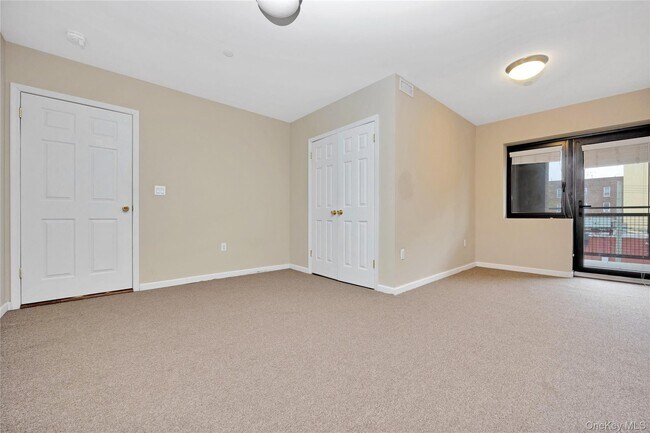 Building Photo - 172-18 Jamaica Ave