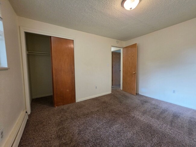 Building Photo - 317 Emery Dr
