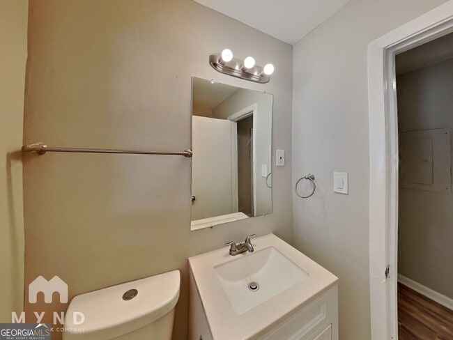 Building Photo - 502 Fairlane Cir NW