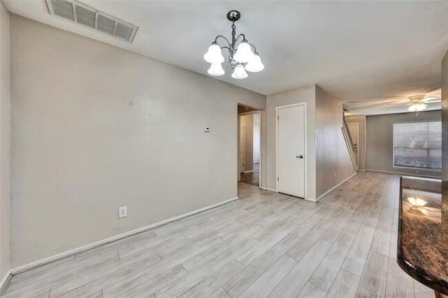 Building Photo - 8219 Summer Side Dr