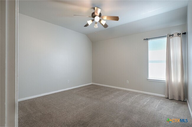 Building Photo - 606 Fairmont Dr