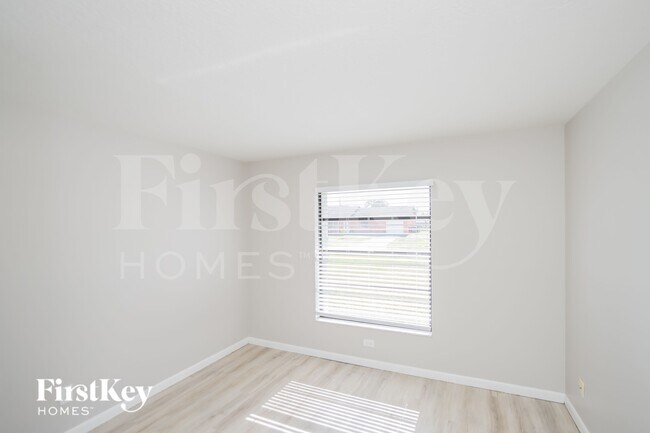 Building Photo - 1377 Prum Ave NW