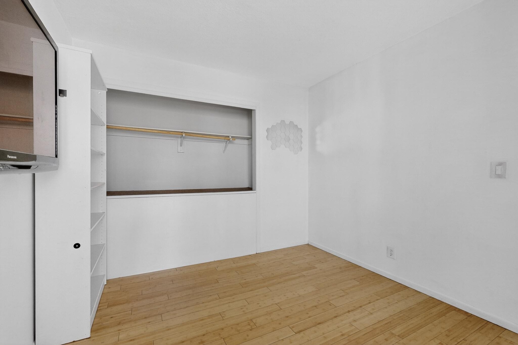 Building Photo - 5528 Overlook Dr NE