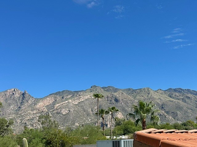Building Photo - 5634 N Calle de la Reina