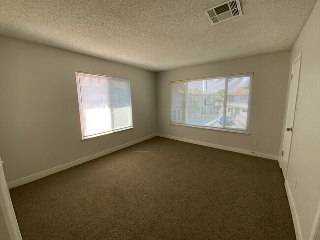 Building Photo - 3361 Civic Center Dr