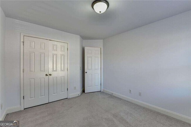 Building Photo - 2104 Nelms Pointe Landing