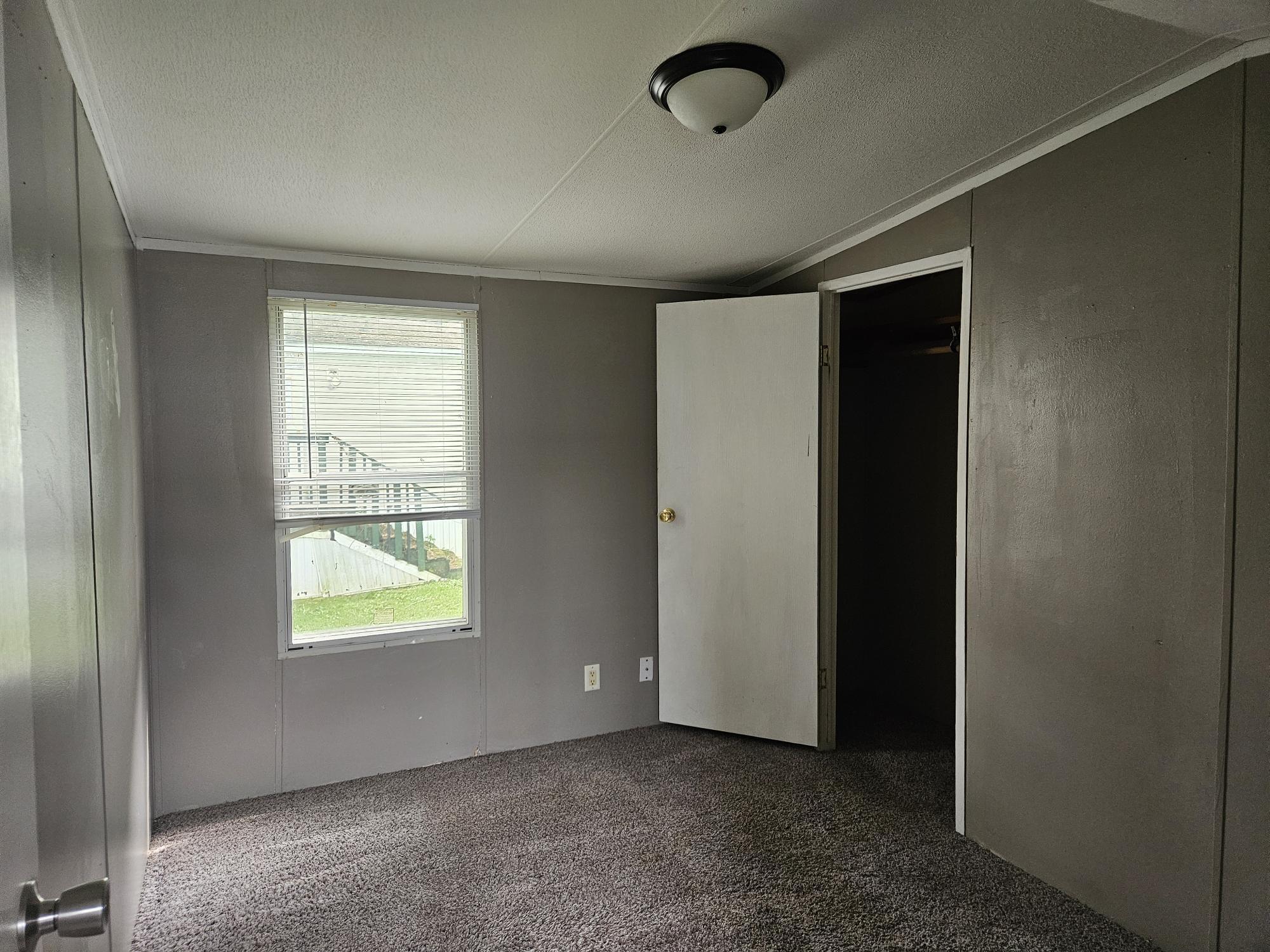 Building Photo - 38 Lynnwood Cir