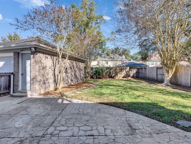 Building Photo - 2108 Autumn Cove Dr