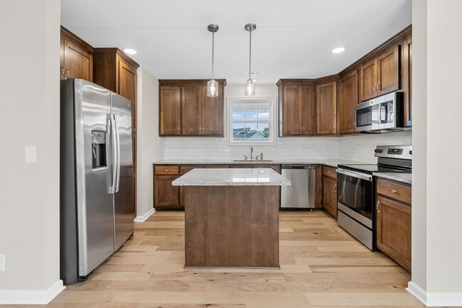 Building Photo - Pet Friendly Three Bedroom!
