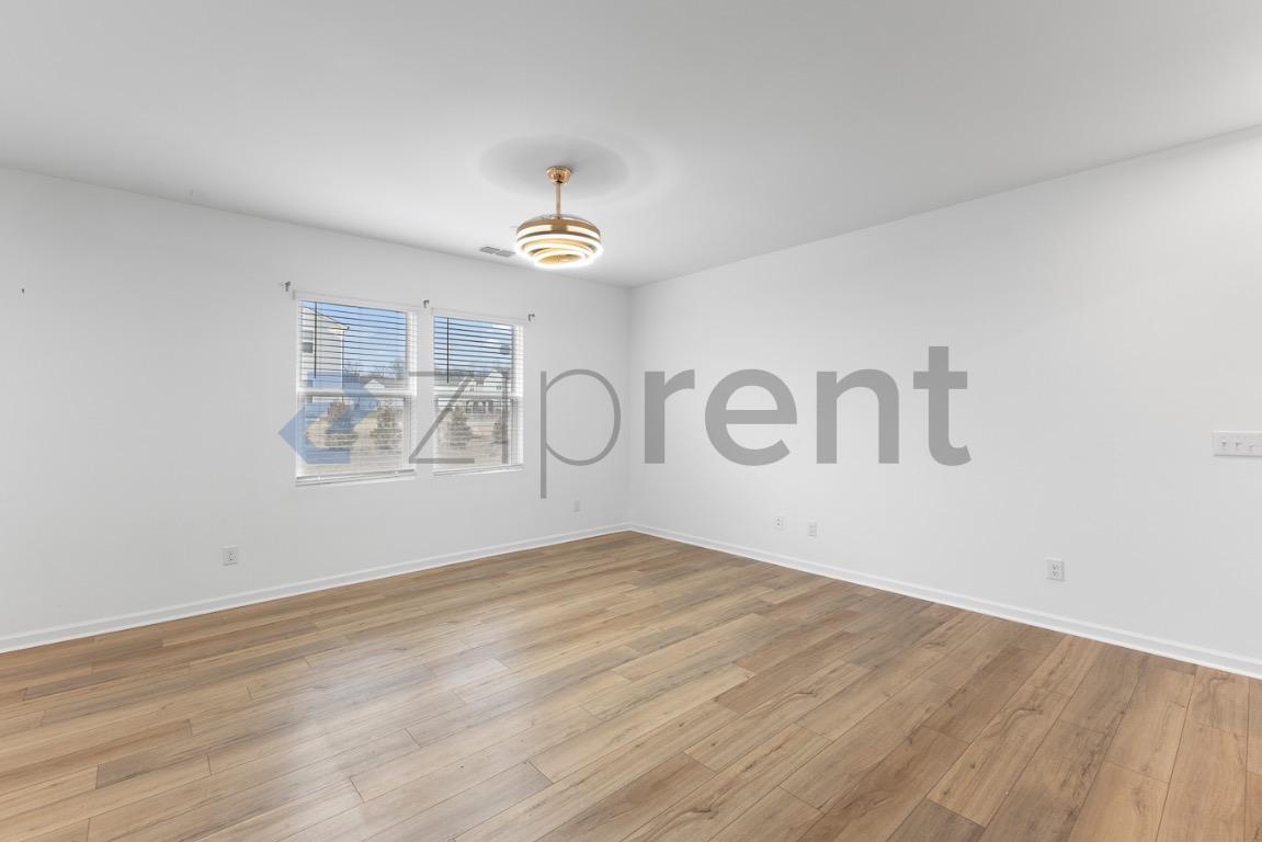 Building Photo - 3038 Langhorne Ave SW