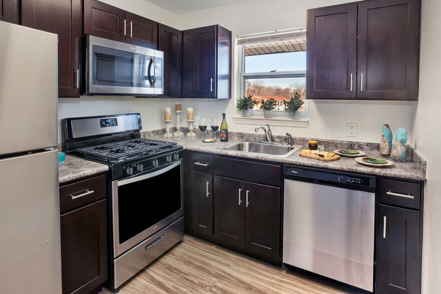 Interior Photo - Holly Court