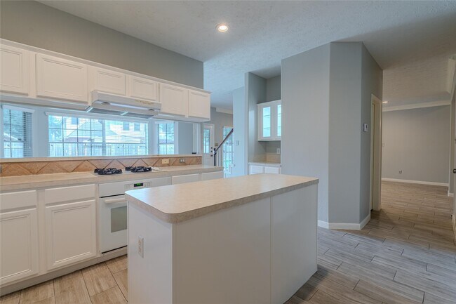 Building Photo - 13902 Stableridge Ct