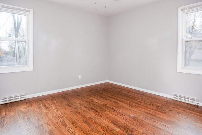 Building Photo - Beautiful Home in Kansas City!