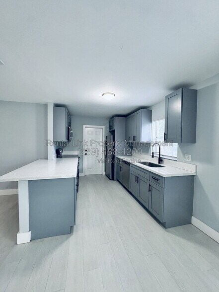 Building Photo - 13926 Matanzas Dr