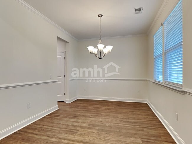 Building Photo - 227 Swan Dr
