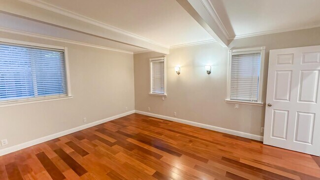 Building Photo - 827 Richardson Ct