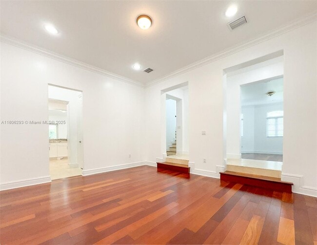 Building Photo - 10170 SW 75th Pl