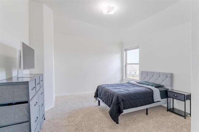Building Photo - 8327 Threadfin Wy