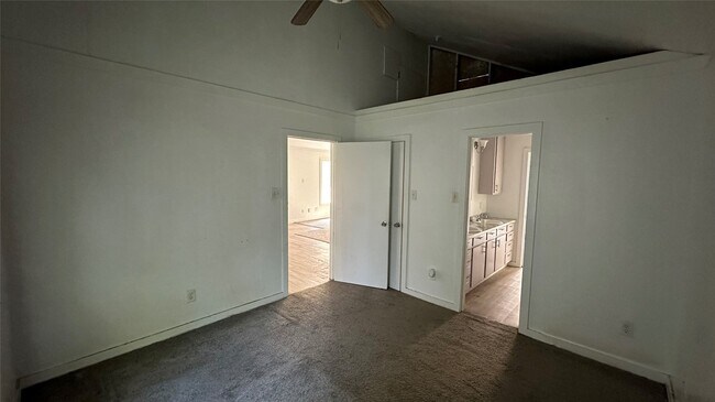 Building Photo - 2600 Stadium Dr