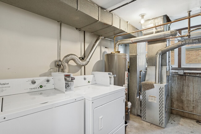 Building Photo - 55 W Ann St