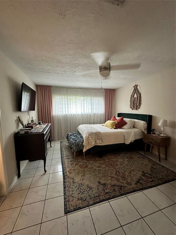 Building Photo - 22735 Indian Ridge Dr