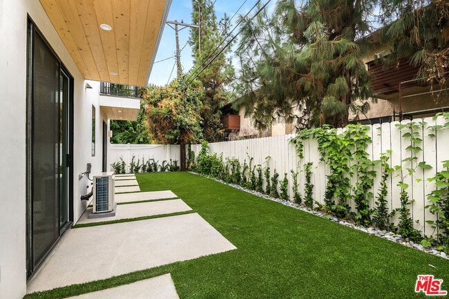 Building Photo - 5321 Ben Ave