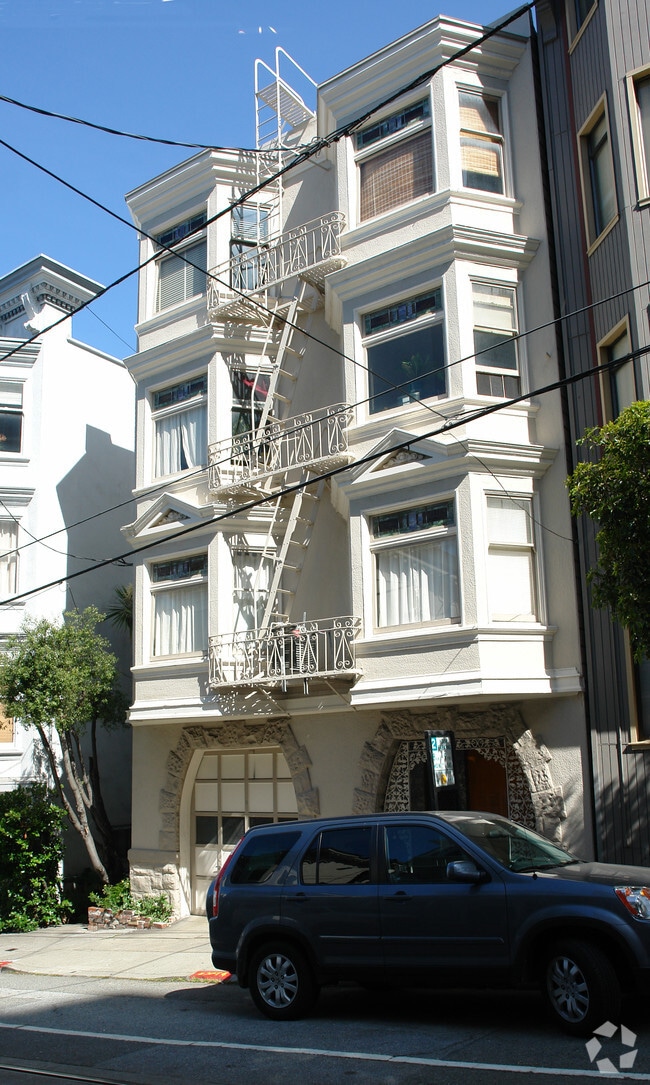 Building Photo - 1360 Washington St