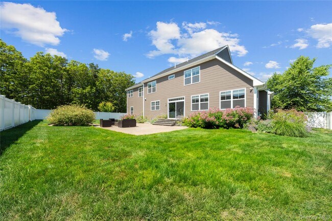 Building Photo - 27 Lilac Ln