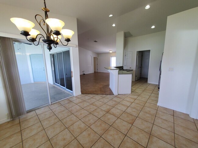 Building Photo - 3011 SW 14th Ct