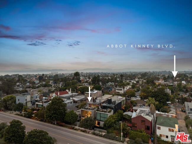 Building Photo - 533 Grand Blvd