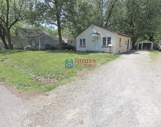 Building Photo - Three bedroom House | Two Bathroom