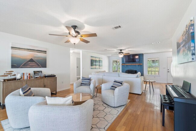 Building Photo - 294 Holley King Rd