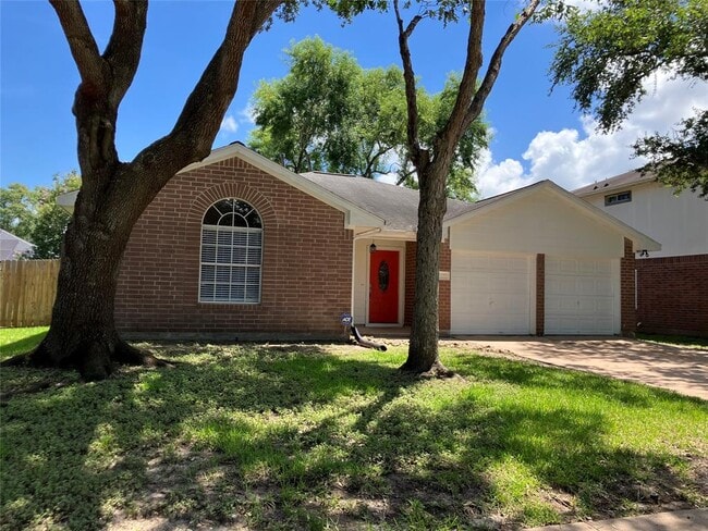 Primary Photo - 1827 Oak Ridge Dr