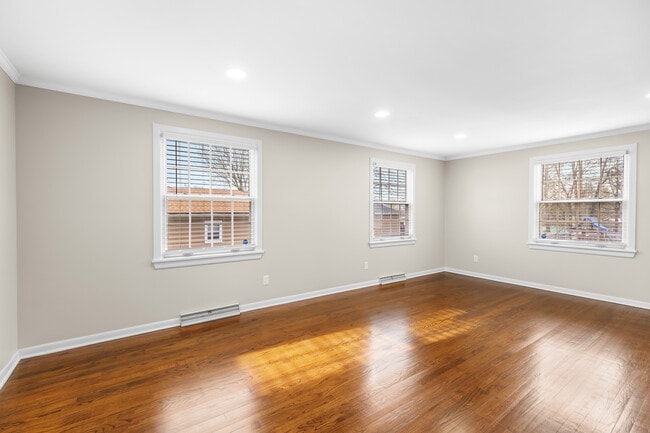 Building Photo - Ward Road SFH