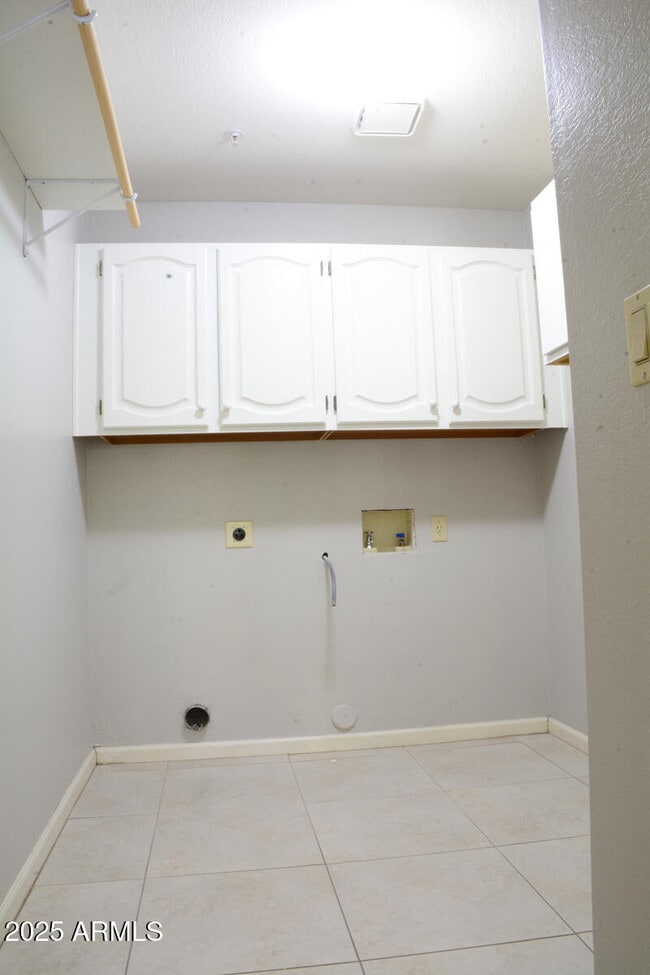Building Photo - 9548 E Desert Trail