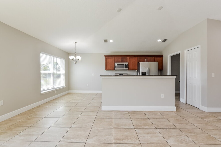 Building Photo - 42 Magnolia Ln