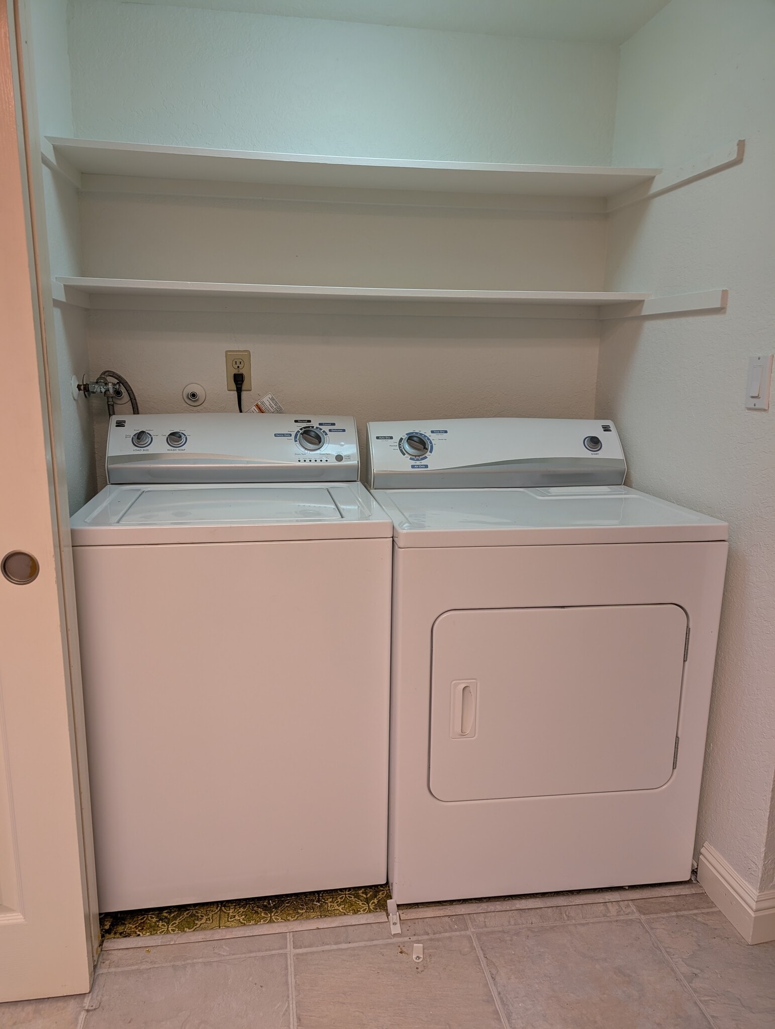 Building Photo - 1952 Pomar Way