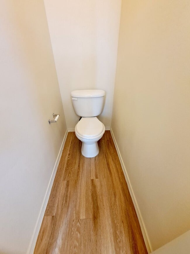 Building Photo - Gorgeous 4-bedroom, 2-bath home featuring ...