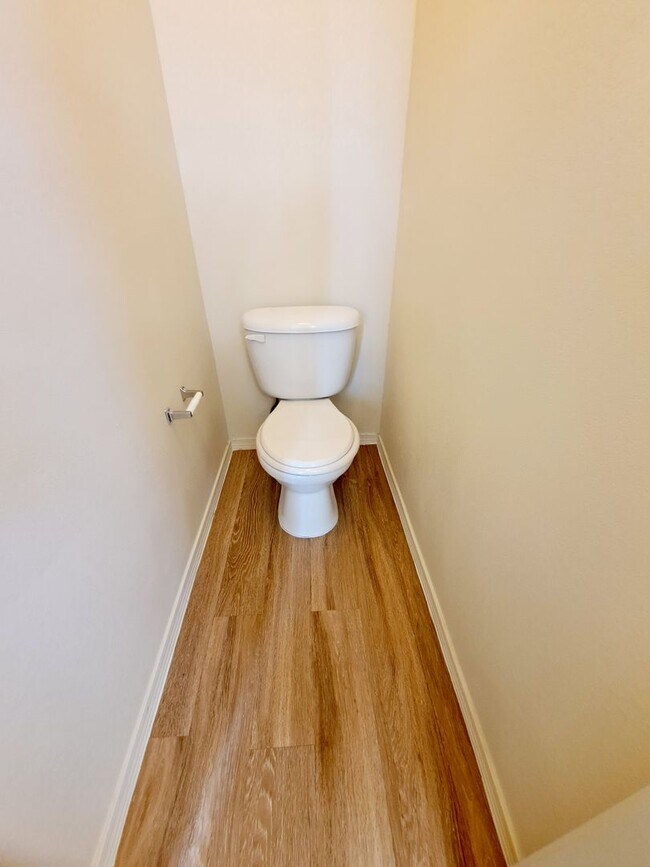 Building Photo - Gorgeous 4-bedroom, 2-bath home featuring two spacious living areas