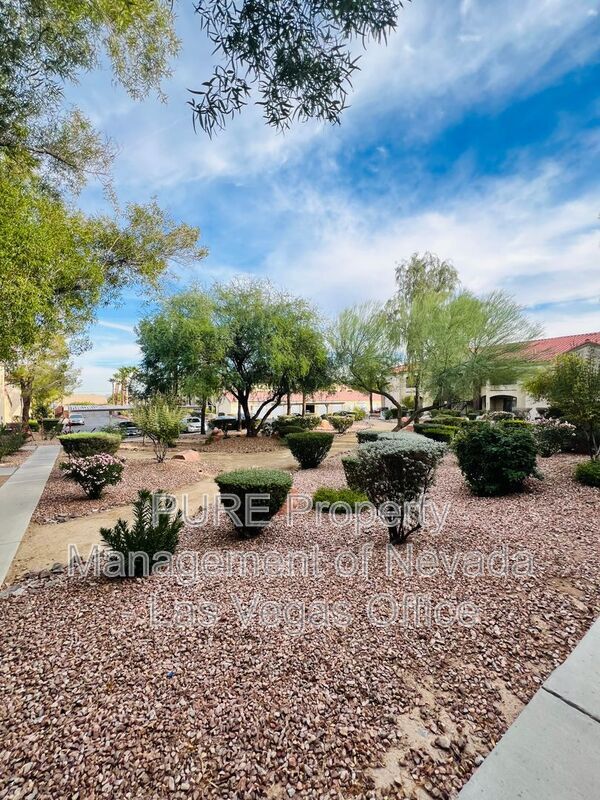 Building Photo - 7885 W Flamingo Rd