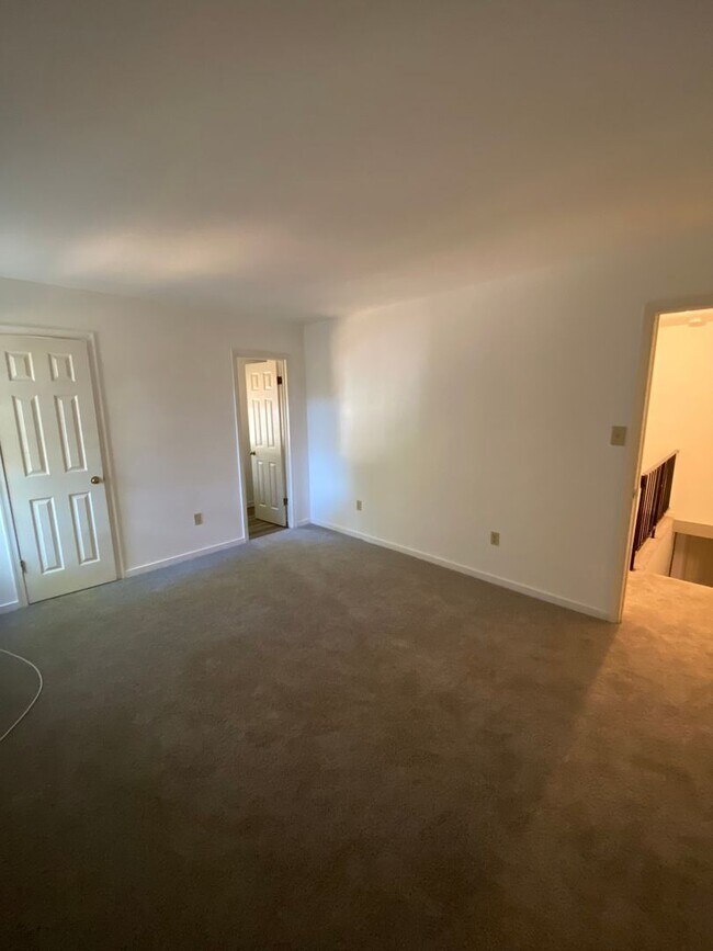 Building Photo - 1700 Taft Pl