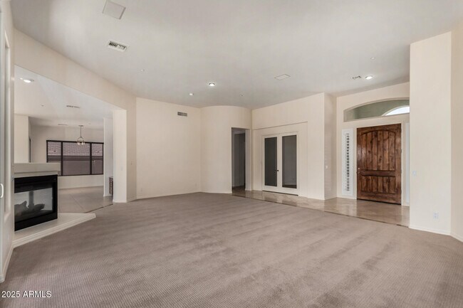 Building Photo - 11173 E Greenway Rd