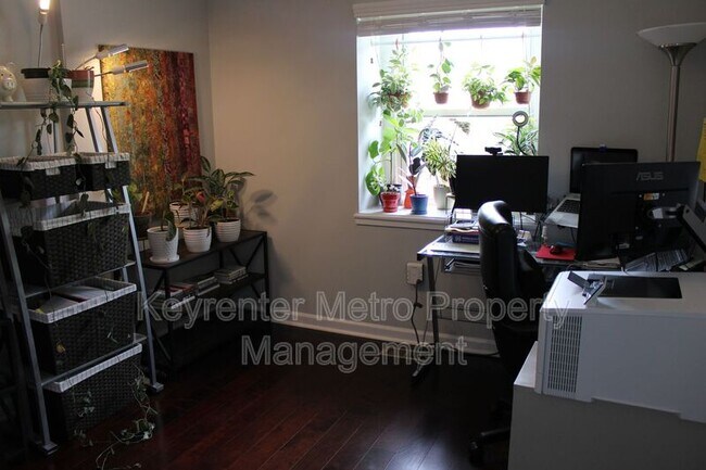 Building Photo - 708 Kaplan Ct