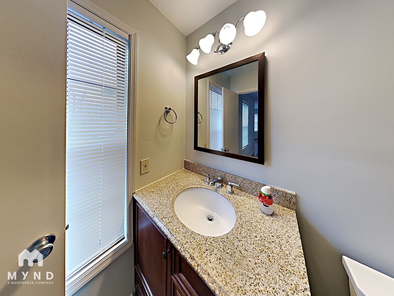 Building Photo - 4832 Wyndam Dr