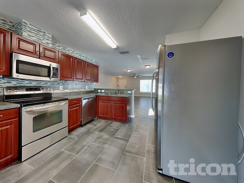 Building Photo - 15407 Winter Breeze Ln