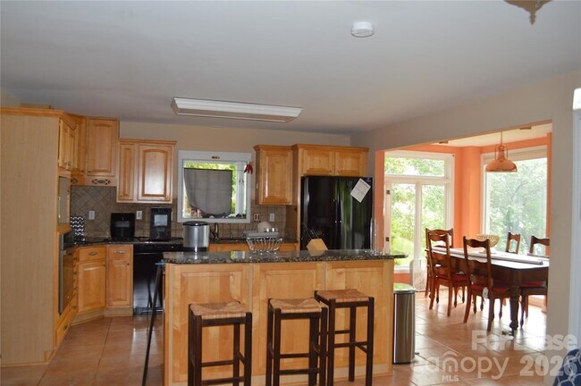 Building Photo - 17701 Burnt Hickory Dr