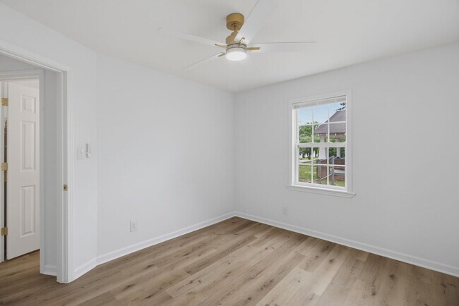 Building Photo - 931 Marlboro St