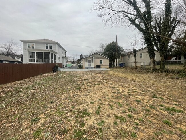 Building Photo - 2 Bd 1 Ba Ranch