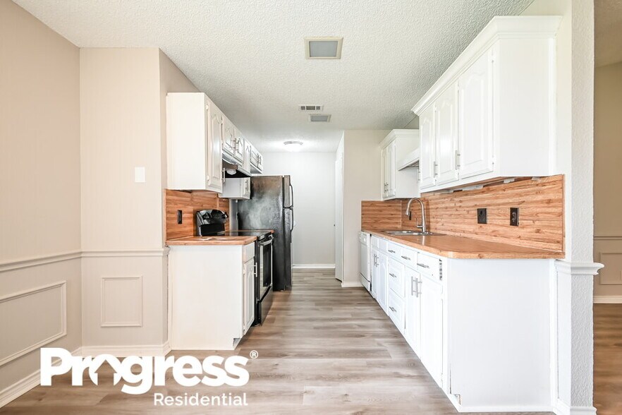 Building Photo - 1311 Mallard Dr